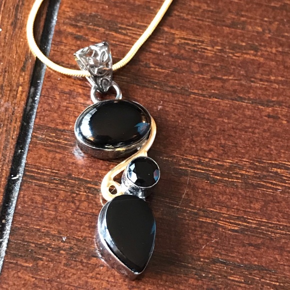 Cute Black onyx Rhodium Necklace w GF yellow chain - Picture 5 of 8